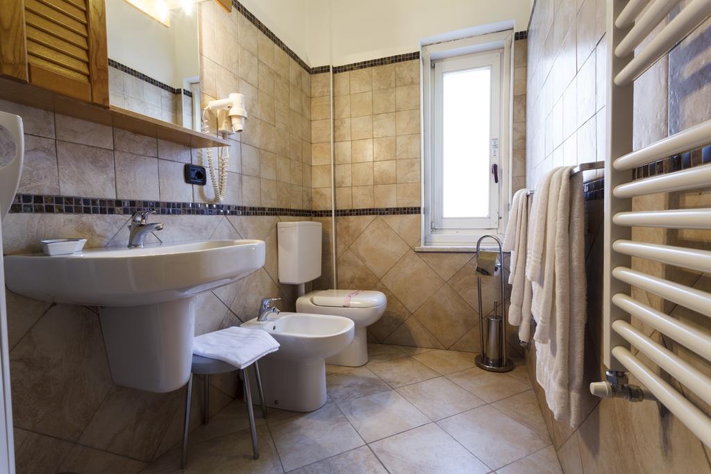 Savoy Hotel 3*